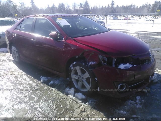 4T1BF1FK0CU622791 - 2012 TOYOTA CAMRY SE/LE/XLE Красный фото 1
