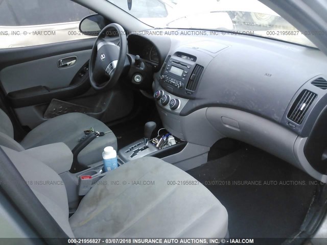 KMHDU4AD2AU925660 - 2010 HYUNDAI ELANTRA BLUE/GLS/SE GRAY photo 5