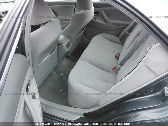 4T1BF3EK5BU598709 - 2011 TOYOTA CAMRY SE/LE/XLE ნაცრისფერი ფოტო 8