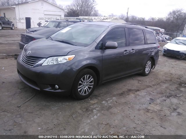 5TDYK3DC7CS273876 - 2012 TOYOTA SIENNA XLE/LIMITED GRAY photo 2