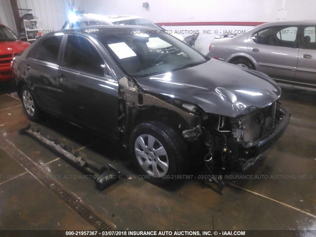 4T4BF3EK8AR039417 - 2010 TOYOTA CAMRY SE/LE/XLE GRAY photo 1