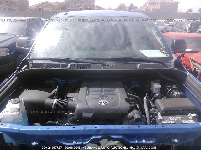 5TFRW5F10HX228599 - 2017 TOYOTA TUNDRA DOUBLE CAB SR/SR5 Dark Blue photo 10