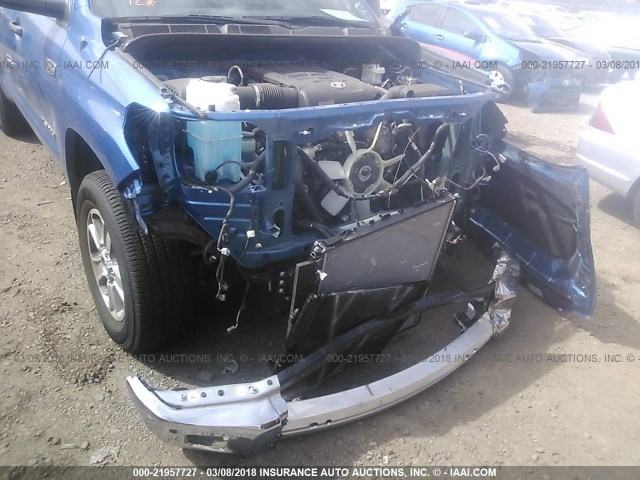 5TFRW5F10HX228599 - 2017 TOYOTA TUNDRA DOUBLE CAB SR/SR5 Dark Blue photo 6