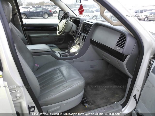 5LMEU78H83ZJ48001 - 2003 LINCOLN AVIATOR 白色 照片 5