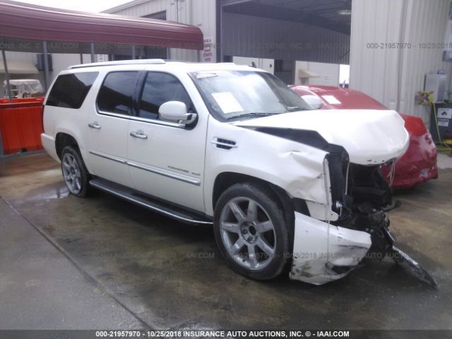 1GYS3HEF7DR129893 - 2013 CADILLAC ESCALADE ESV LUXURY WHITE photo 1