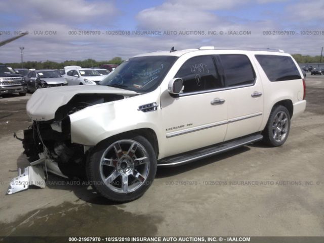 1GYS3HEF7DR129893 - 2013 CADILLAC ESCALADE ESV LUXURY WHITE photo 2