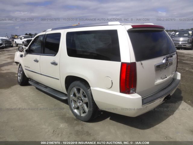 1GYS3HEF7DR129893 - 2013 CADILLAC ESCALADE ESV LUXURY WHITE photo 3