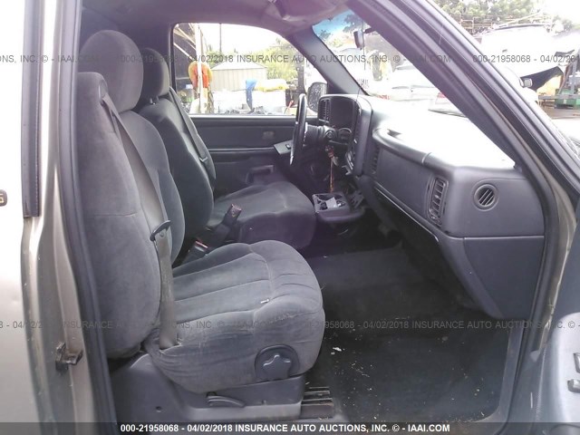 1GCEC14T3YZ311551 - 2000 CHEVROLET SILVERADO C1500 GOLD photo 5