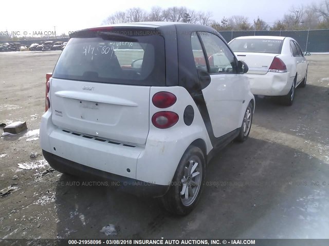 WMEEJ31X49K309098 - 2009 SMART FORTWO PURE/PASSION WHITE photo 4