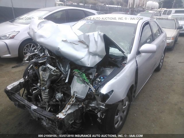 4T4BF3EK6AR060489 - 2010 TOYOTA CAMRY SE/LE/XLE SILVER photo 2