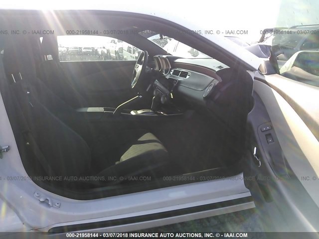 2G1FA1E39D9238689 - 2013 CHEVROLET CAMARO LS WHITE photo 5