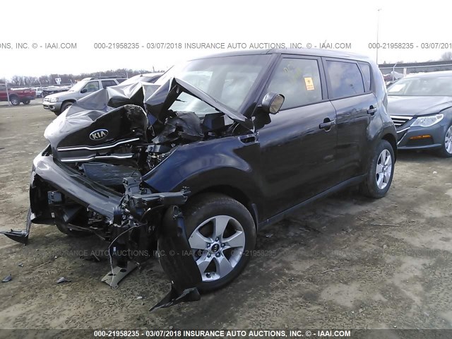 KNDJN2A23J7540940 - 2018 KIA SOUL BLACK photo 2