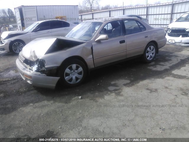 JT2BG12K2T0388452 - 1996 TOYOTA CAMRY DX/LE/XLE TAN photo 2