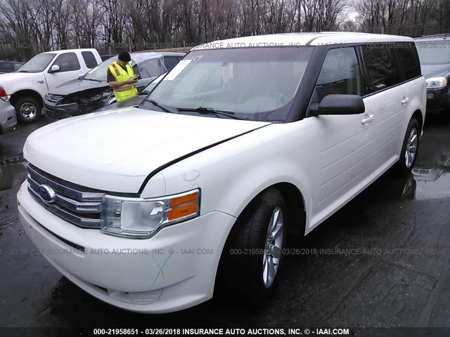 2FMDK51C29BA04088 - 2009 FORD FLEX SE WHITE photo 2