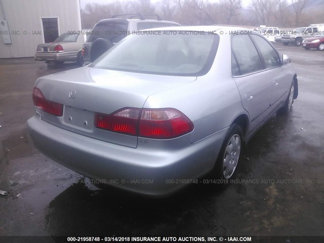 JHMCG5645YC027963 - 2000 HONDA ACCORD LX SILVER photo 4