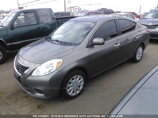 3N1CN7AP7CL811680 - 2012 NISSAN VERSA S/SV/SL GRAY photo 2