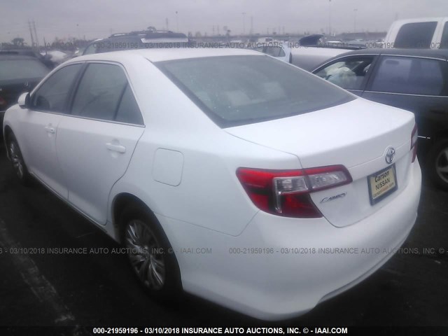 4T1BF1FK2DU231059 - 2013 TOYOTA CAMRY L/SE/LE/XLE 白色 照片 3