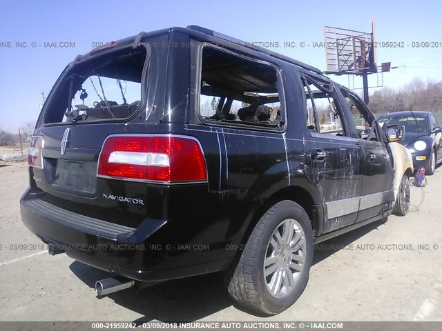 5LMFU28507LJ25446 - 2007 LINCOLN NAVIGATOR BLACK photo 4