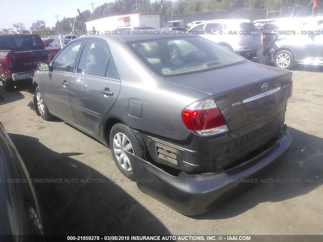 4T1BE30K96U648933 - 2006 TOYOTA CAMRY LE/XLE/SE ნაცრისფერი ფოტო 3