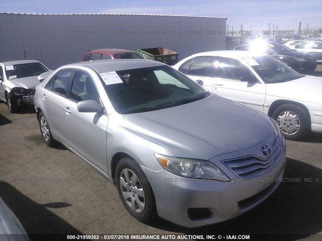 4T1BF3EK3BU727319 - 2011 TOYOTA CAMRY SE/LE/XLE SILVER photo 1