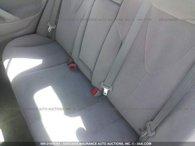 4T1BF3EK3BU727319 - 2011 TOYOTA CAMRY SE/LE/XLE SILVER photo 8