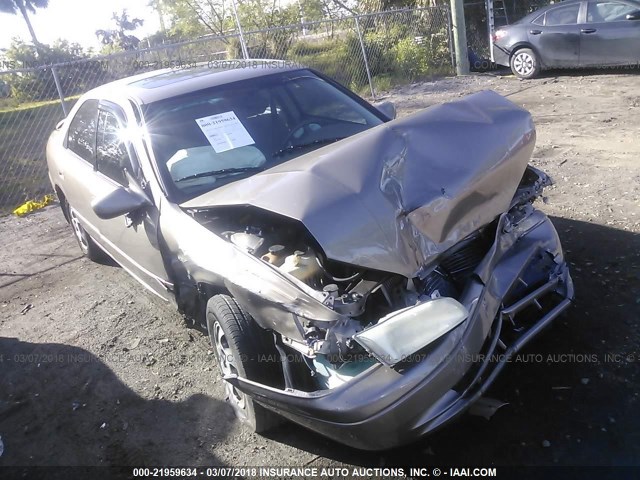 4T1BG28K7XU602107 - 1999 TOYOTA CAMRY CE/LE/XLE ოქროსფერი ფოტო 1