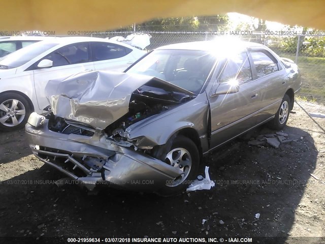 4T1BG28K7XU602107 - 1999 TOYOTA CAMRY CE/LE/XLE ოქროსფერი ფოტო 2