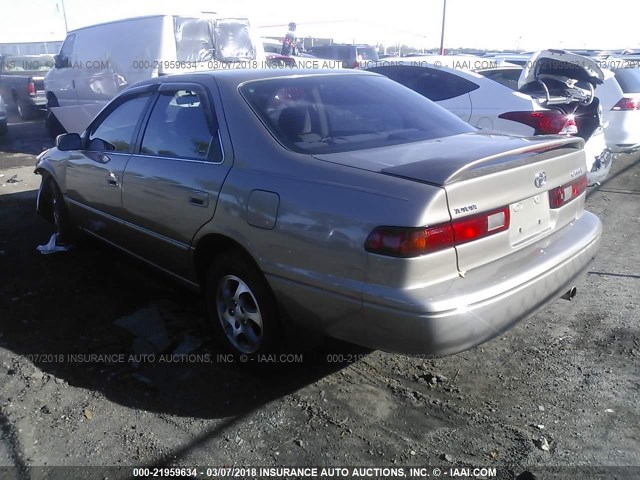 4T1BG28K7XU602107 - 1999 TOYOTA CAMRY CE/LE/XLE ოქროსფერი ფოტო 3