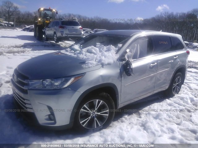 5TDBZRFH7HS452844 - 2017 TOYOTA HIGHLANDER LE/LE PLUS SILVER photo 2