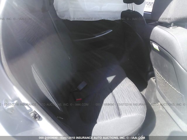 KMHCT5AE9GU283363 - 2016 HYUNDAI ACCENT SE SILVER photo 8