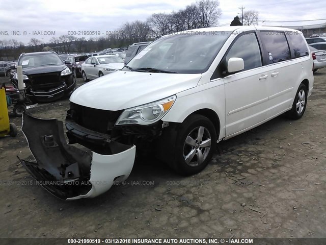 2V4RW3D18AR209400 - 2010 VOLKSWAGEN ROUTAN SE WHITE photo 2