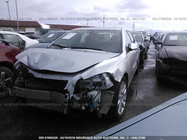 1G1ZE5E15BF351583 - 2011 CHEVROLET MALIBU LTZ 银色 照片 2