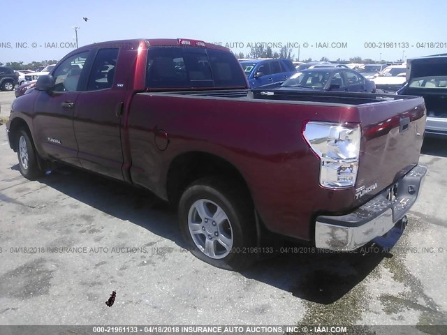 5TFRM5F13AX015366 - 2010 TOYOTA TUNDRA DOUBLE CAB SR5 RED photo 3