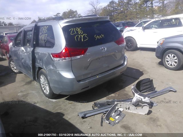 5TDYK3DC0BS140245 - 2011 TOYOTA SIENNA XLE/LIMITED GRAY photo 3