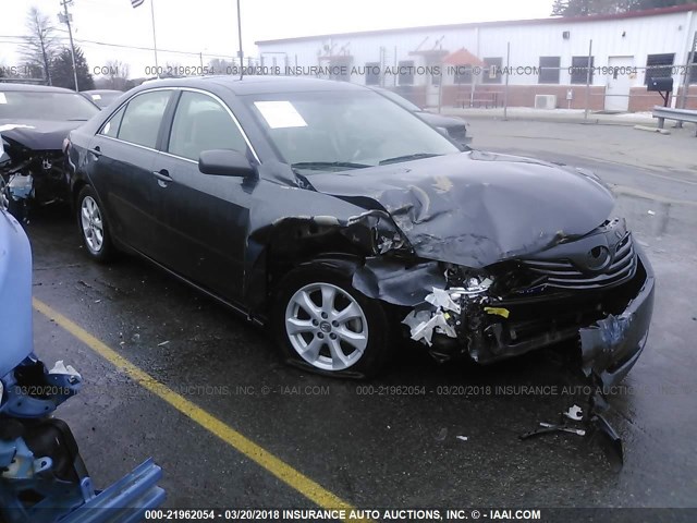 4T1BE46K88U761935 - 2008 TOYOTA CAMRY CE/LE/XLE/SE GRAY photo 1