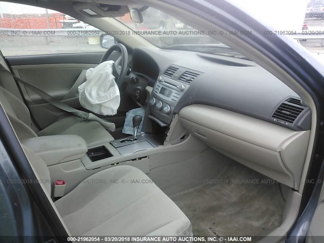 4T1BE46K88U761935 - 2008 TOYOTA CAMRY CE/LE/XLE/SE GRAY photo 5