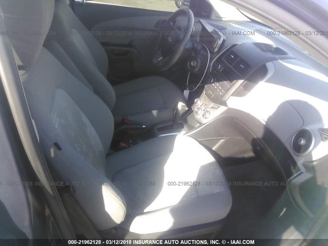 1G1JA5SH5F4171483 - 2015 CHEVROLET SONIC LS 蓝色 照片 5