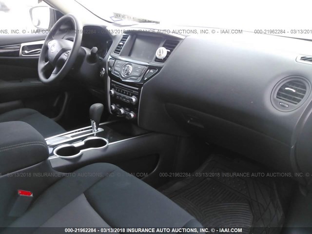 5N1DR2MN8HC672953 - 2017 NISSAN PATHFINDER S/SV/SL/PLATINUM 红色 照片 5