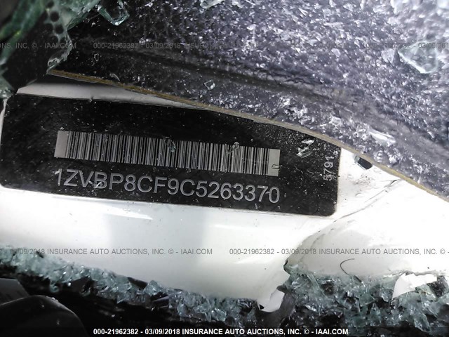1ZVBP8CF9C5263370 - 2012 FORD MUSTANG GT WHITE photo 9