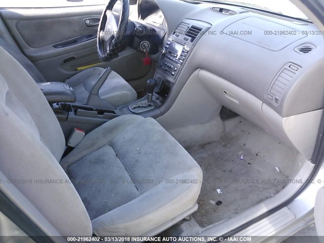 JN1DA31D13T509876 - 2003 NISSAN MAXIMA GLE/GXE/SE SILVER photo 5