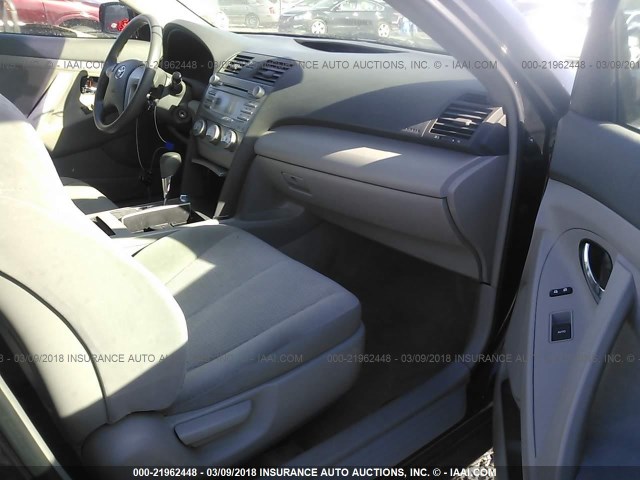 4T1BF3EK2AU068552 - 2010 TOYOTA CAMRY SE/LE/XLE 黑色 照片 5