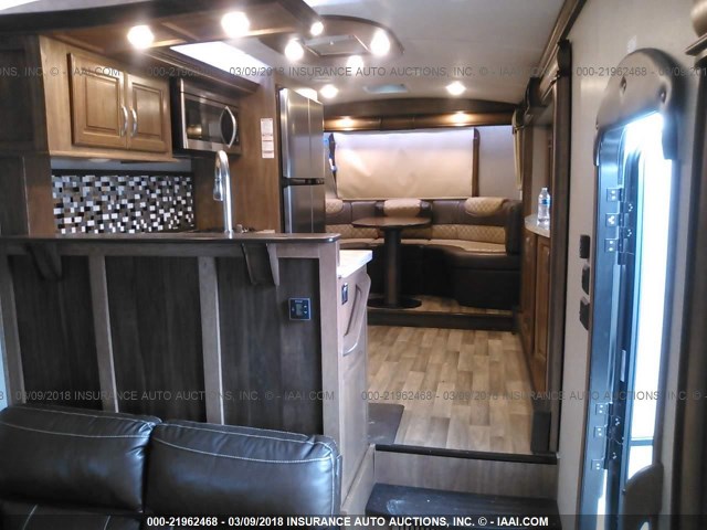 4YDF38220J4700056 - 2018 KEYSTONE MONTANA3820FK  WHITE photo 5