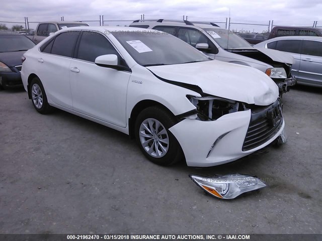 4T1BD1FK4GU198351 - 2016 TOYOTA CAMRY HYBRID/LE/XLE/SE WHITE photo 1