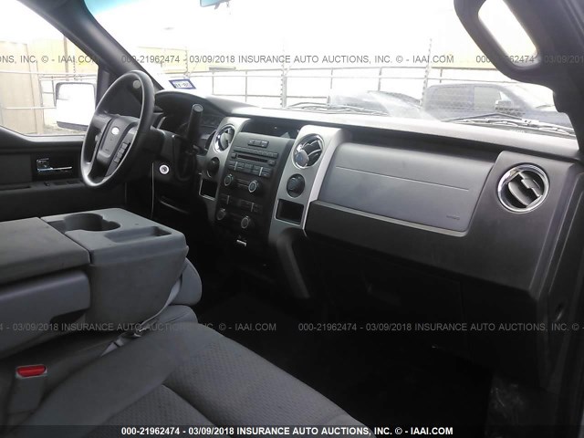 1FTFW1EF5DKF18742 - 2013 FORD F150 SUPERCREW GRAY photo 5