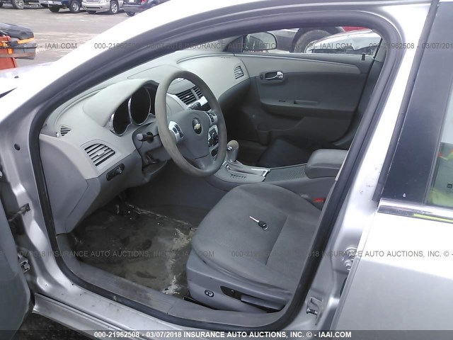 1G1ZB5EB6AF163512 - 2010 CHEVROLET MALIBU LS 银色 照片 5
