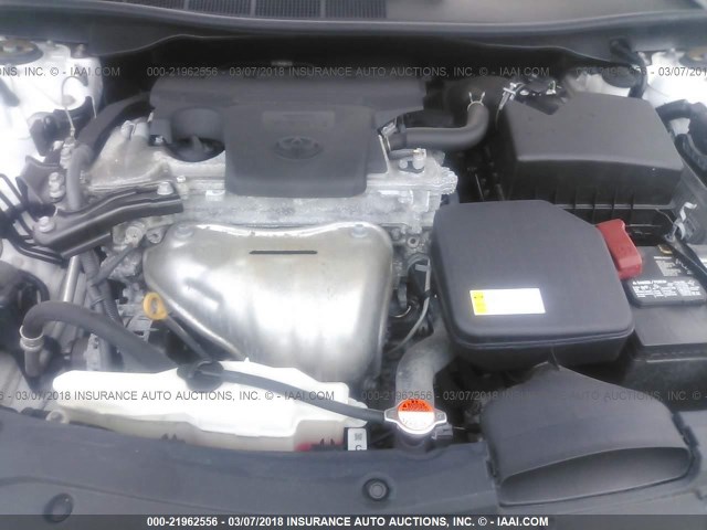 4T1BF1FK4GU193886 - 2016 TOYOTA CAMRY LE/XLE/SE/XSE WHITE photo 10