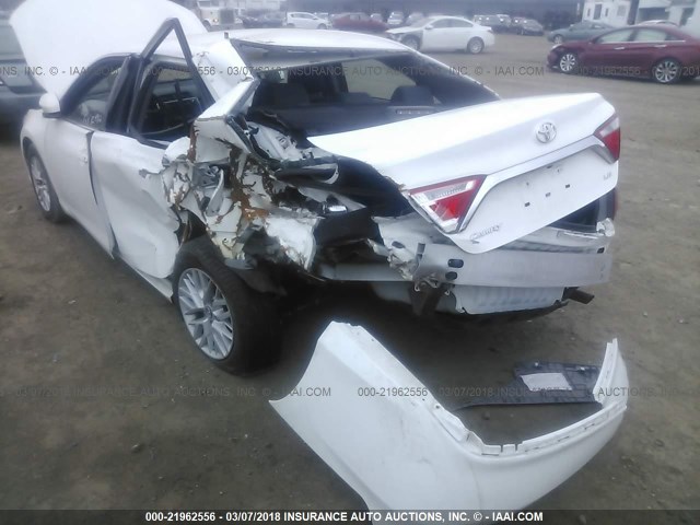 4T1BF1FK4GU193886 - 2016 TOYOTA CAMRY LE/XLE/SE/XSE WHITE photo 6