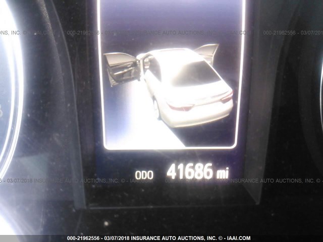 4T1BF1FK4GU193886 - 2016 TOYOTA CAMRY LE/XLE/SE/XSE WHITE photo 7