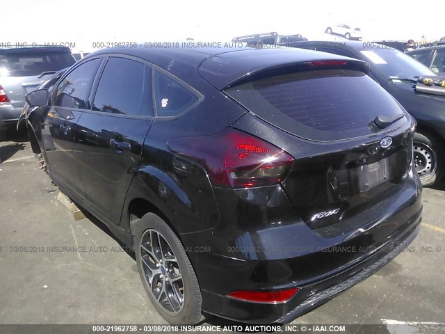 1FADP3K21FL357827 - 2015 FORD FOCUS SE BLACK photo 3