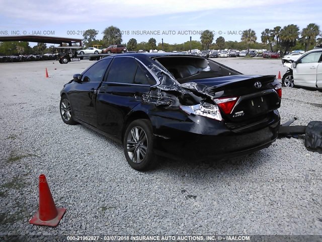 4T1BF1FK4HU639035 - 2017 TOYOTA CAMRY LE/XLE/SE/XSE BLACK photo 3